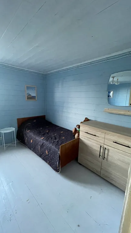 Загородный дом у красивого озера