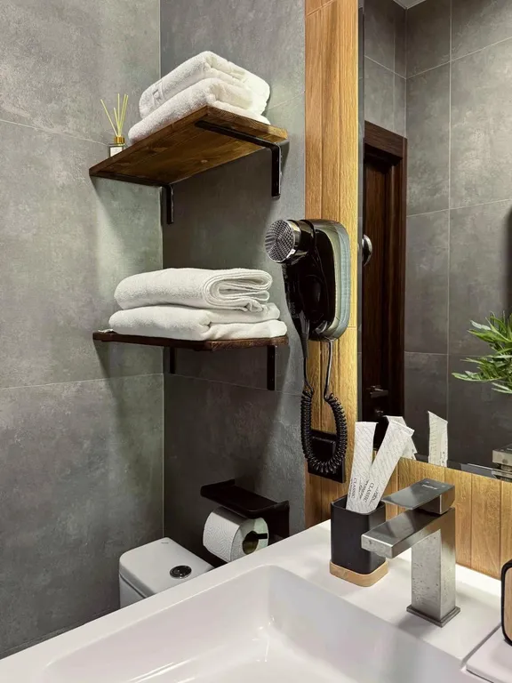 Новая студия с дизайнерским ремонтом