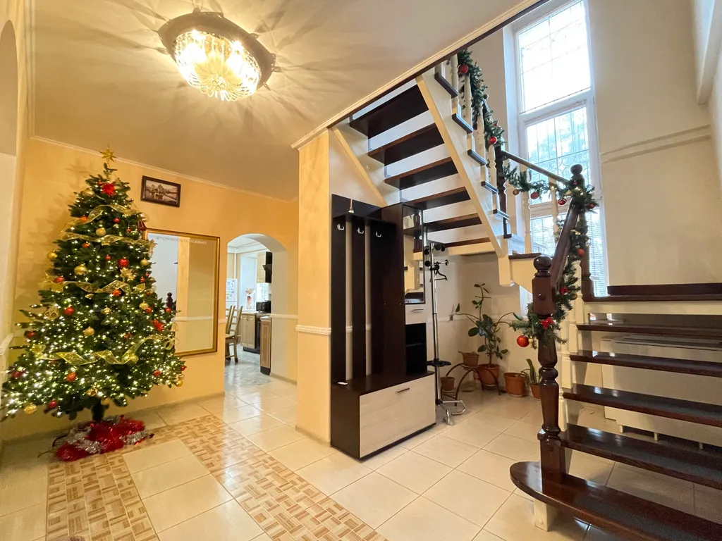 Таунхаус в окружении соснового леса