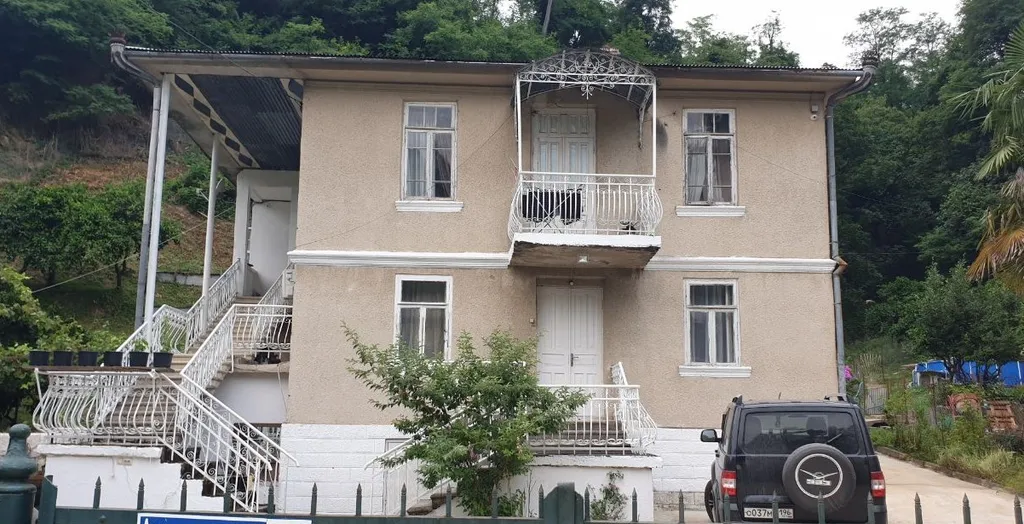 Коттедж Дом для большой семьи — Сухум