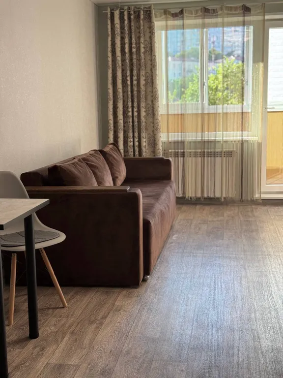 Уютная солнечная квартира в районе Золотого моста