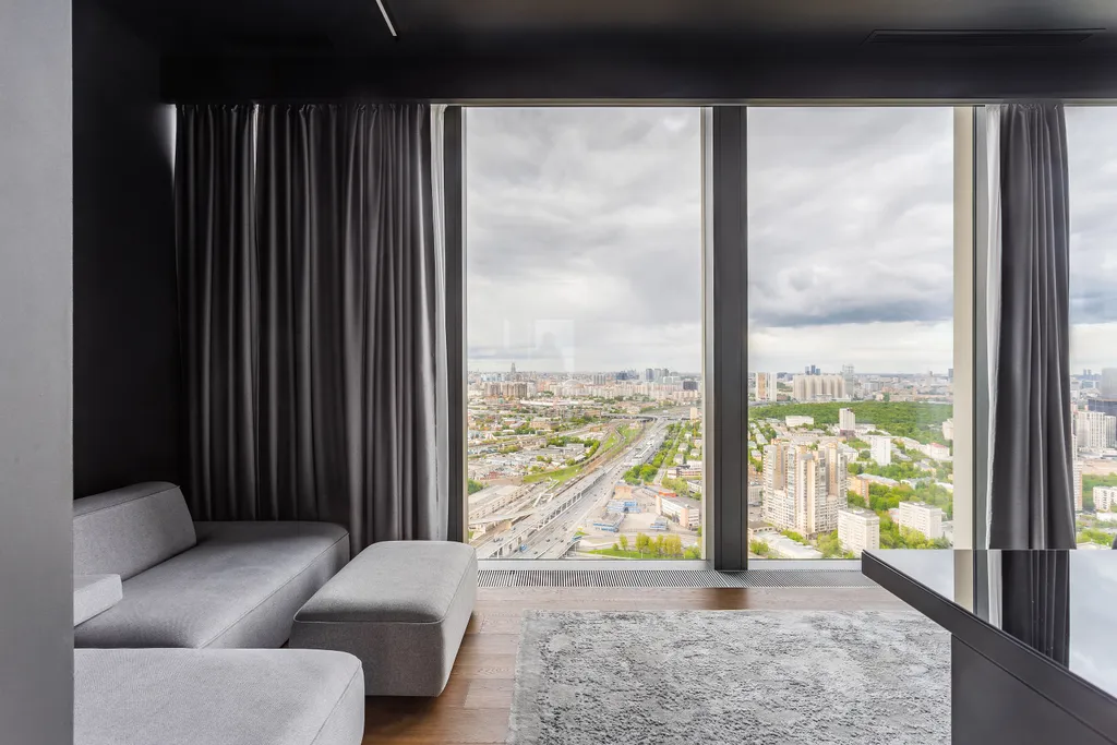 Угловой апартамент с ванной у окна