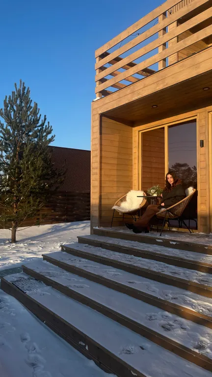 Уютный Cube House с видом на Волгу