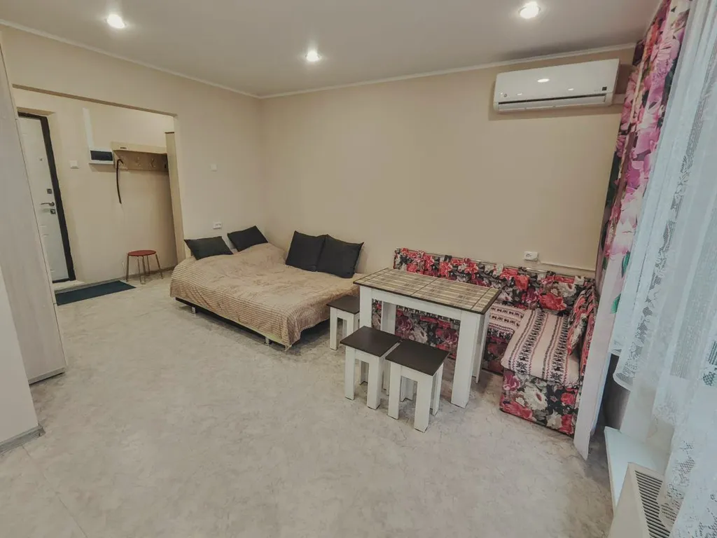 Светлая уютная студия в тихом спальном районе