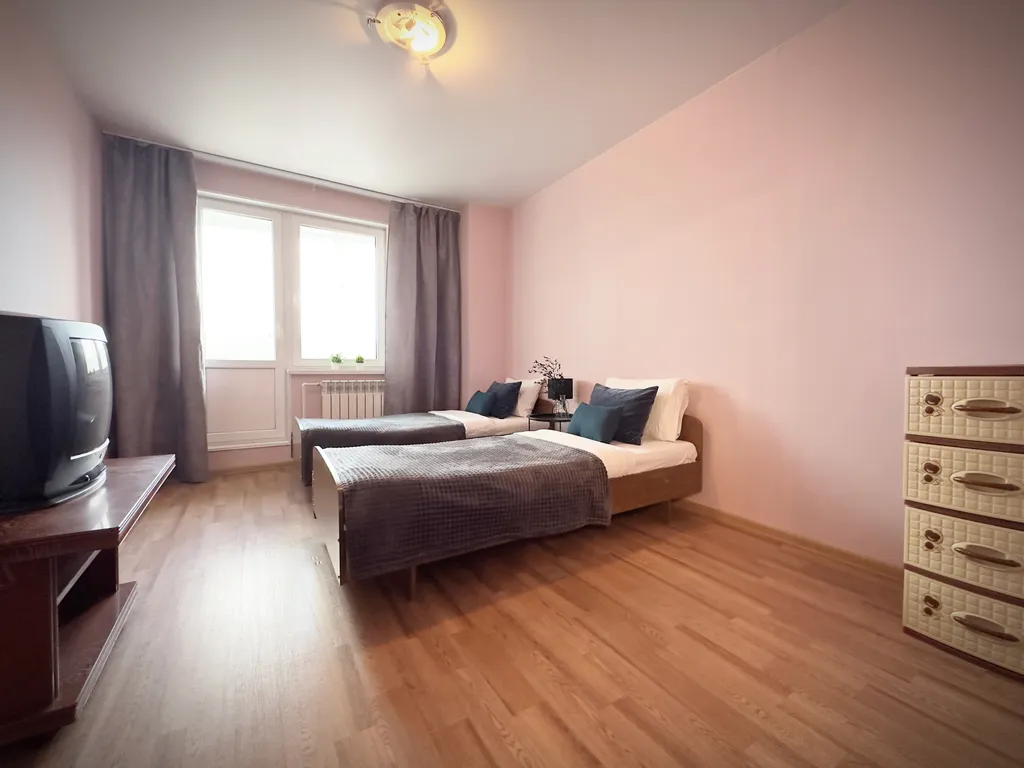 Большая 3-комнатная квартира возле военной академии и цирка