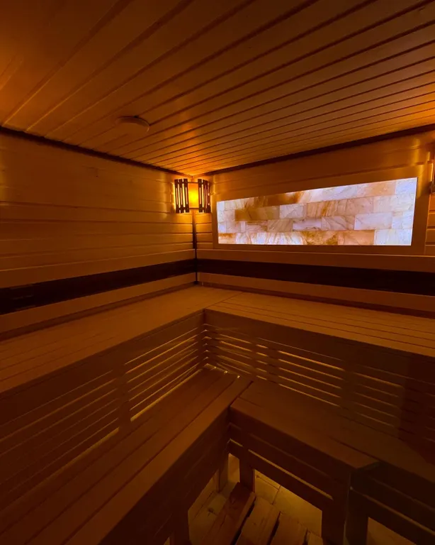 Дом из сруба с баней и бассейном