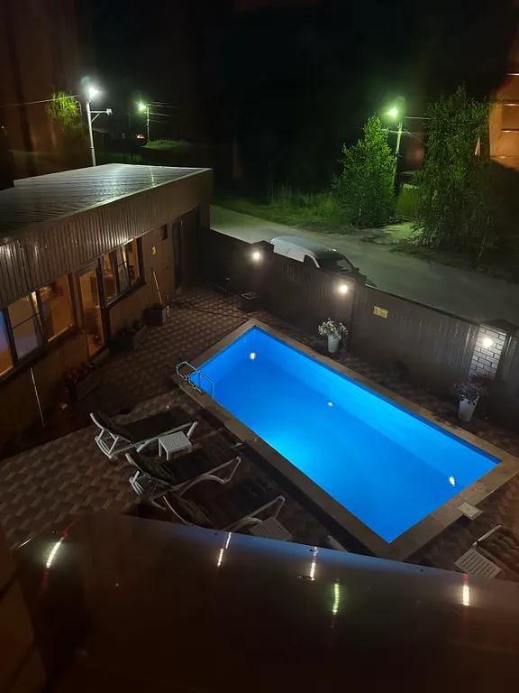 Дом с бассейном и баней