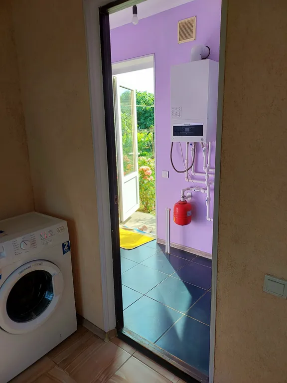 Уютный дом с видом на сад