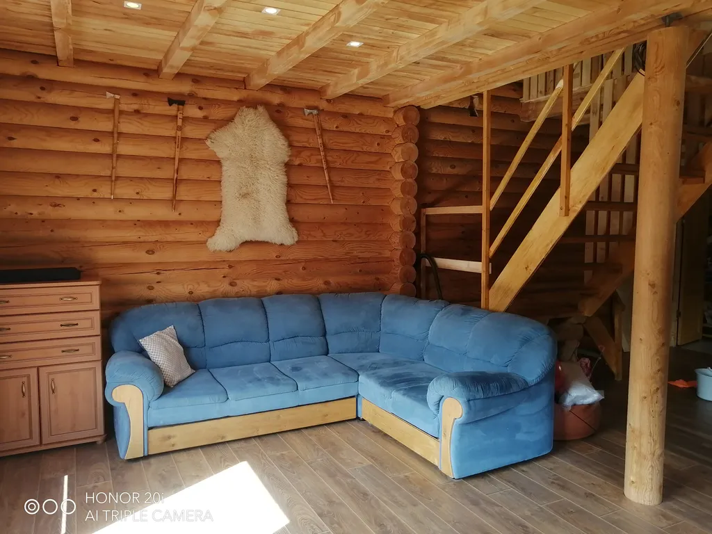 Дом из дерева у моря