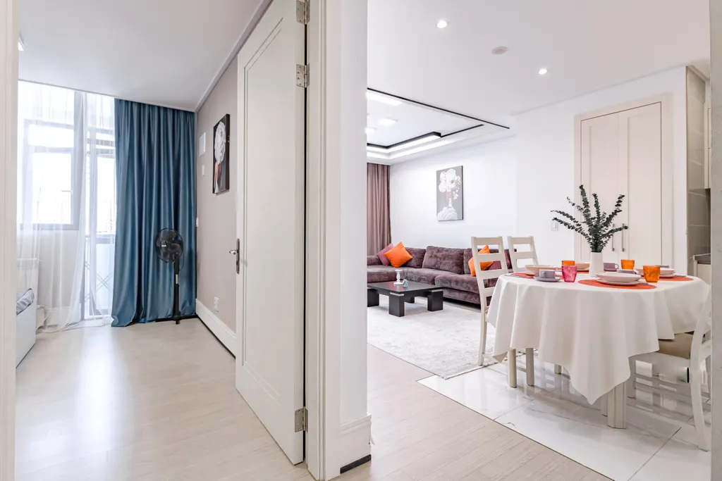 Современная евродвушка рядом с Пирамидой, Highvill Ishim