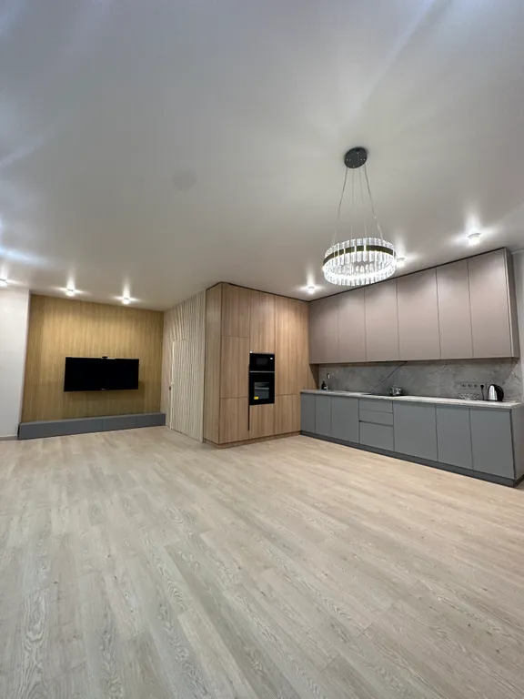 Большая дизайнерская квартира в центре, у стадиона и Мамаева кургана