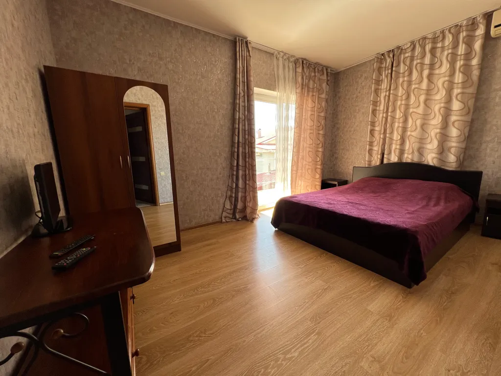 Дом с бассейном и баней