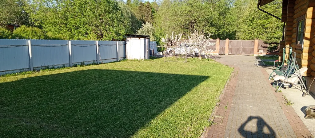 Уютный, бревенчатый дом