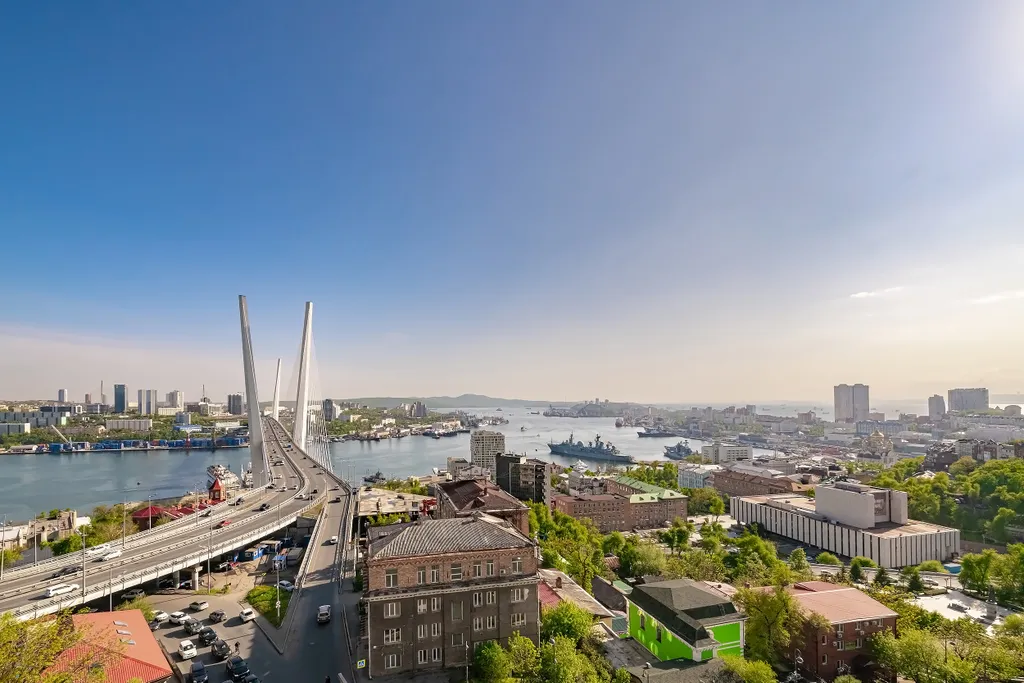 Прекрасная квартира с шикарным видом на мост в центре