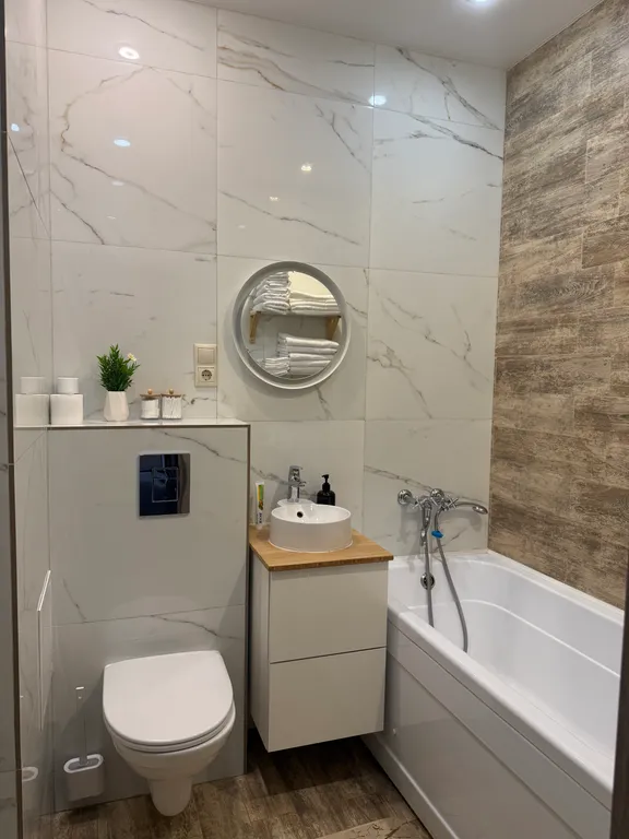 Красивая квартира с панорамным видом на Волгу