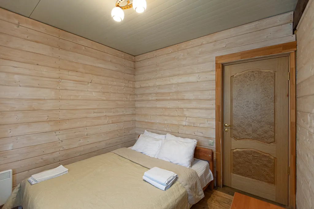 Коттедж Уютный дом с камином, баней на дровах и чаном в лесу на берегу реки — Старово