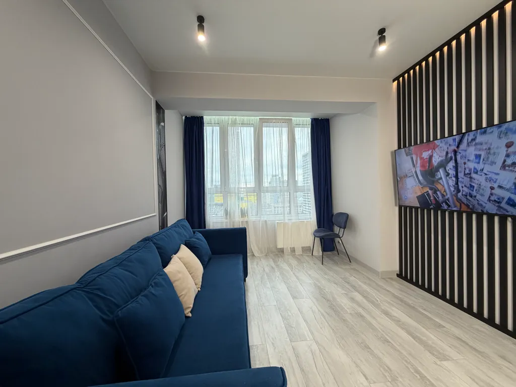 Роскошная квартира в центре мегаполиса с видом на собственный парк