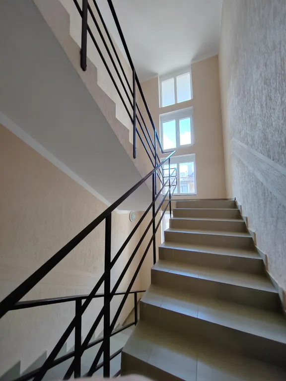 Уютная квартира с большой лоджией - террасой у открытого моря