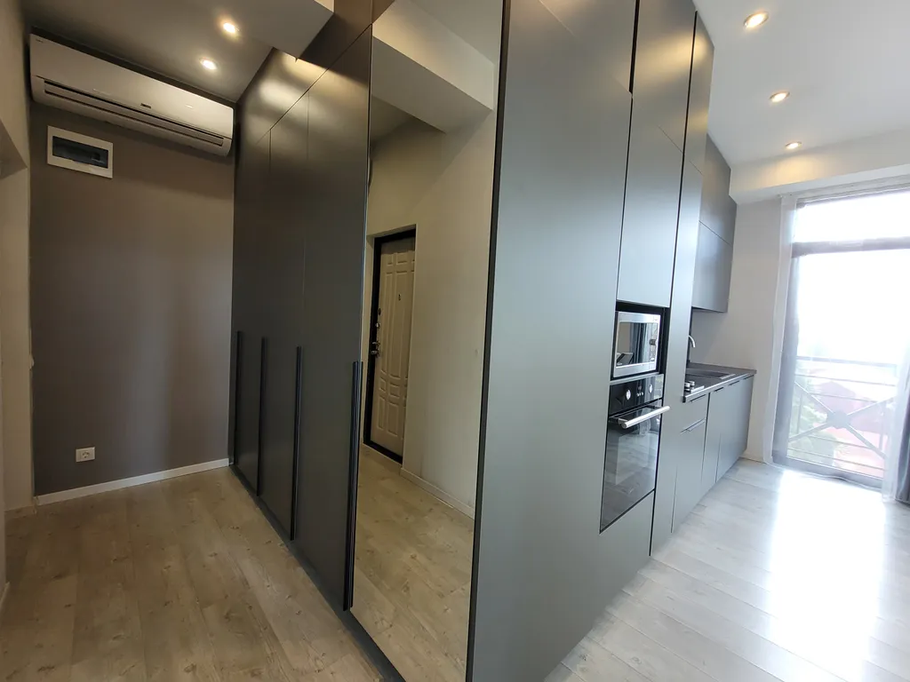 Квартира с панорамными окнами в 5 минутах до моря