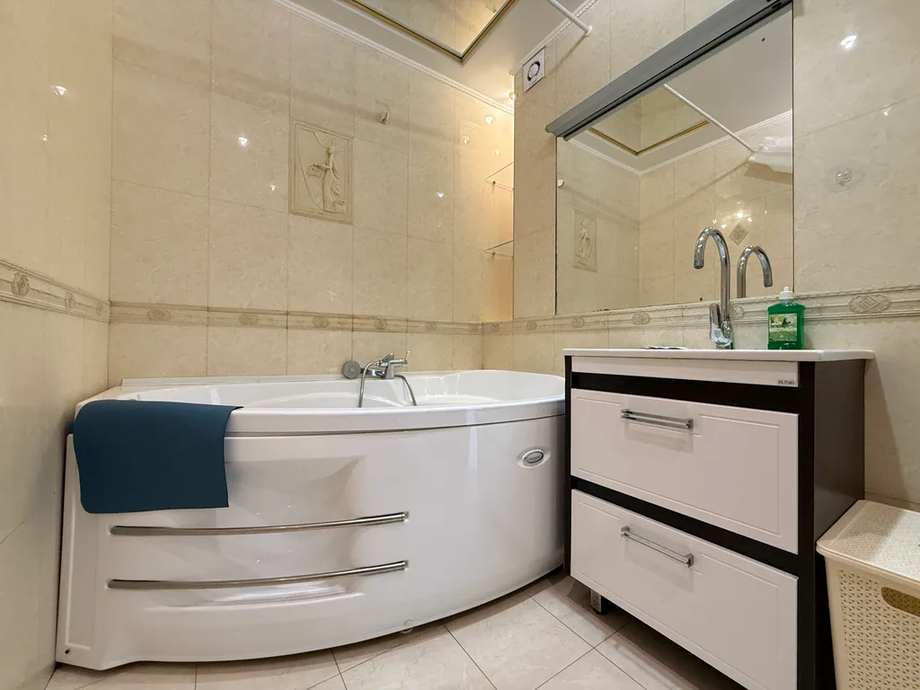 Рядом парк Победы Херсонес не берем оплату за уборку