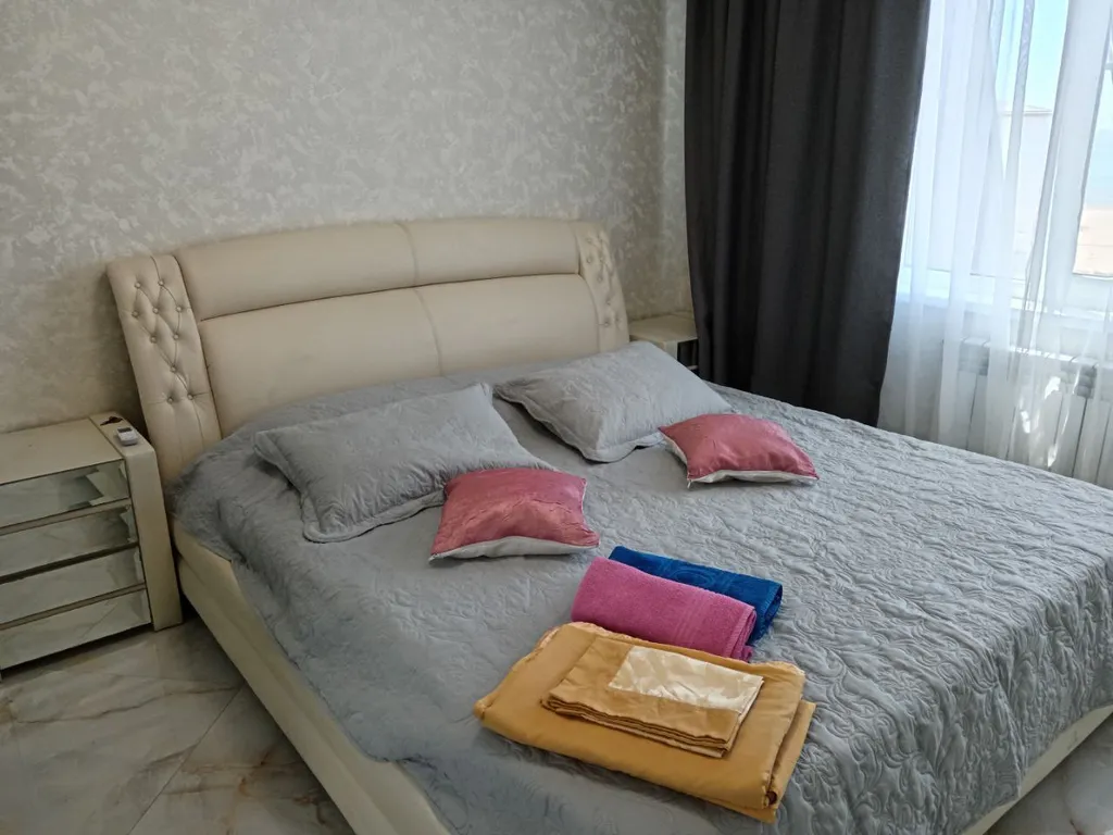 Шикарная огромная квартира с видом на море