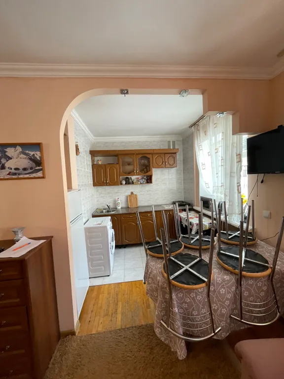 Уютная двухкомнатная квартира в центре Домбая