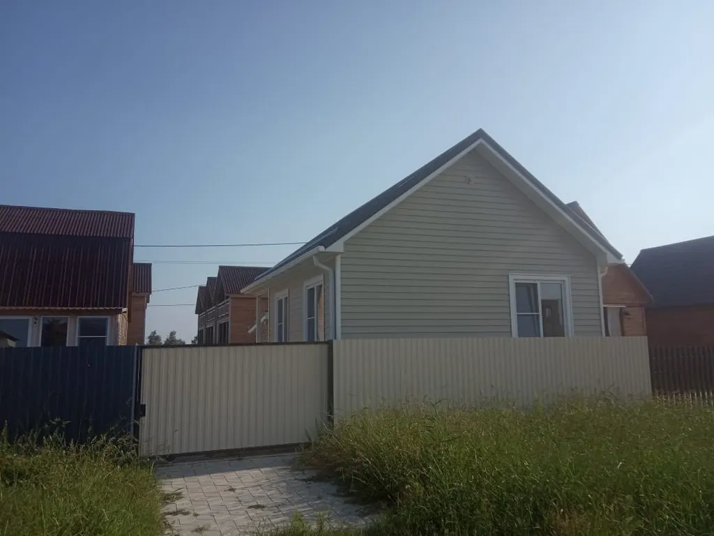 Коттедж с собственной территорией, большой беседкой и мангальной зоной — аренда посуточно в Голубицкая