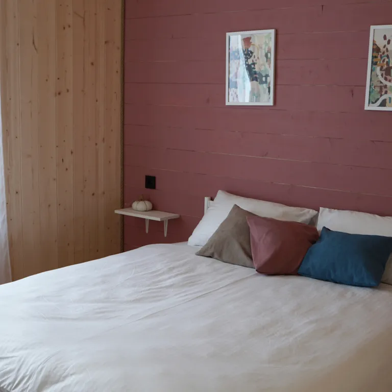 Дом с фурако на берегу реки