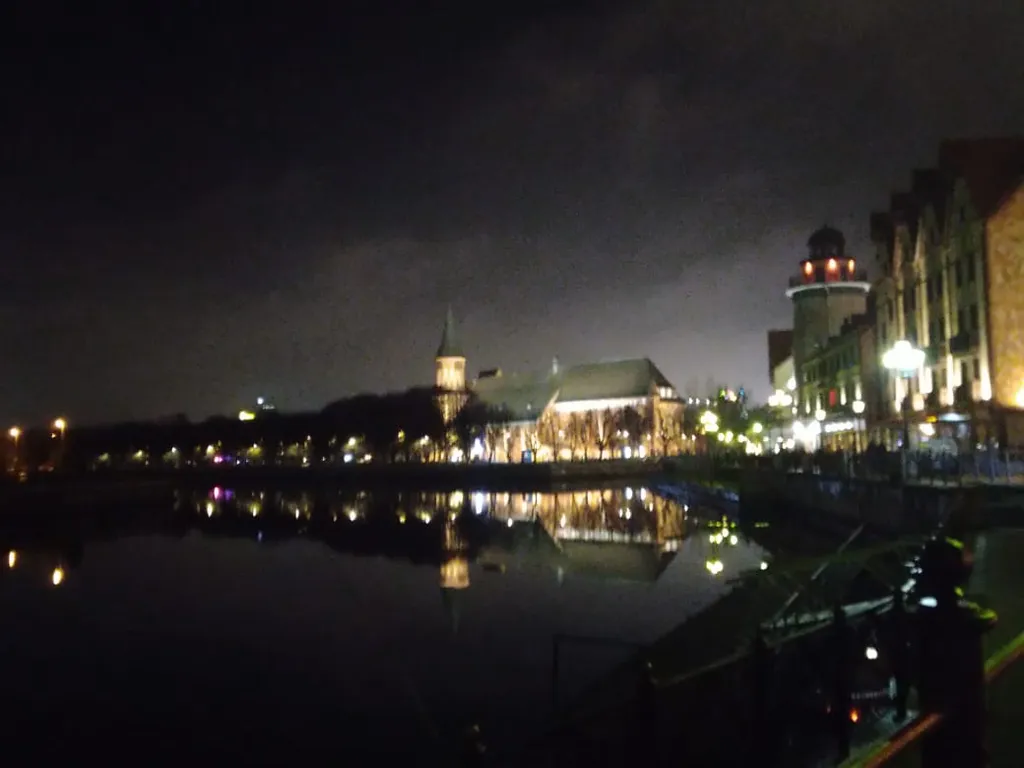 Квартира Квартира Уютная студия в мансарде рядом с Амалиенау — Калининград