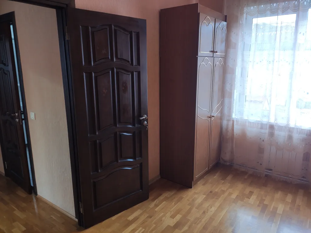 Дом в спальном районе