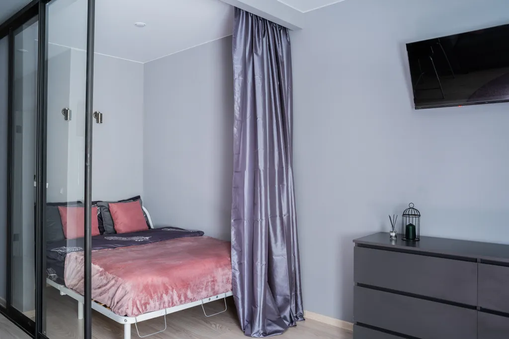 Дизайнерская комфортная студия у Финского залива в окружении леса