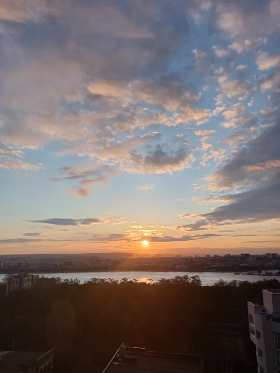 Квартира-студия с шикарным видом на город и реку