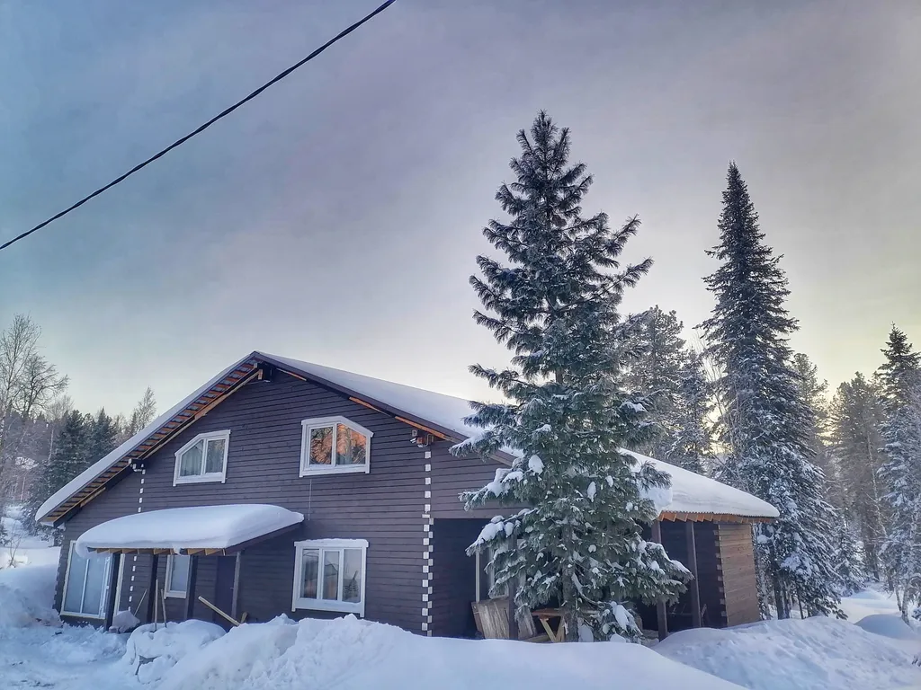 Коттедж Новый уютный дом из профилированного бруса в кедровом лесу — аренда посуточно в Шерегеш