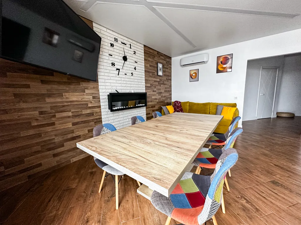 Geometry - просторная квартира с панорамным видом на реку в центре