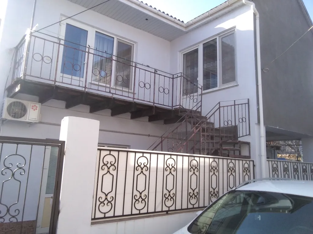 Уютная 2-комнатная квартира в своём дворе со своей кухней