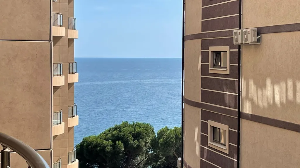 Квартира у пляжа "Изумрудный"