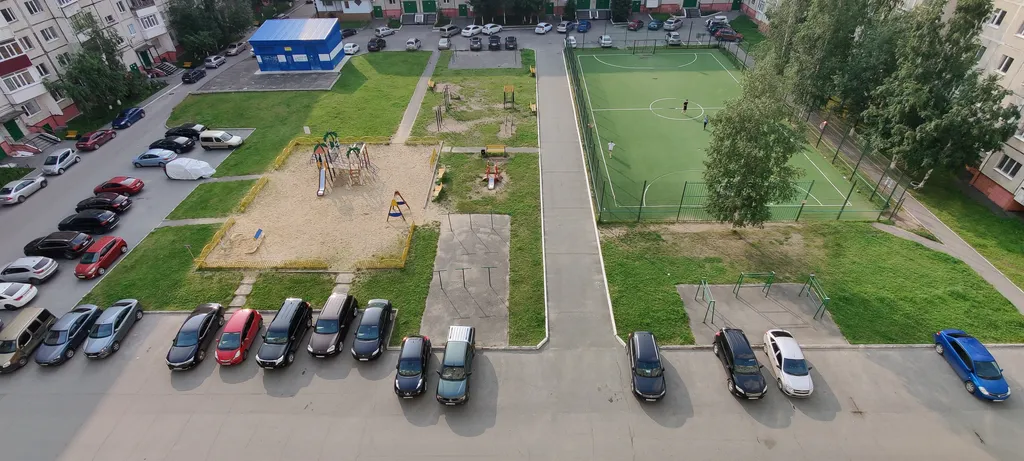 Квартира с видом на парк и во двор, с парковкой