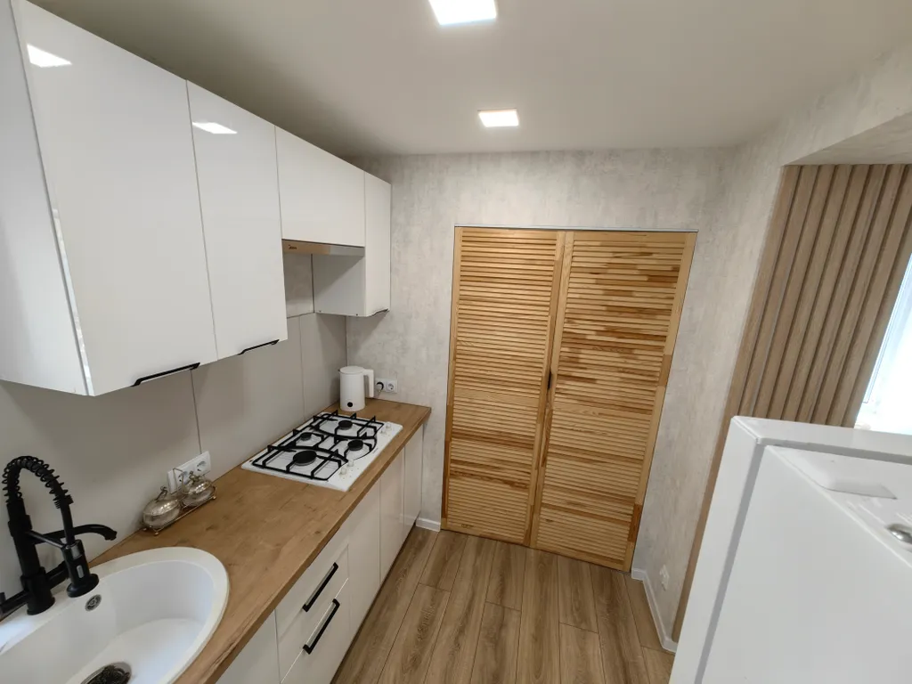 Уютный дом в центре города с мангалом и теплым бассейном