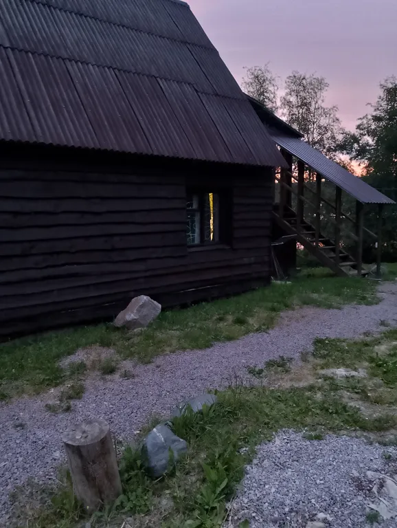 Домик с отдельным входом и красивым видом из окна со всеми удобствами