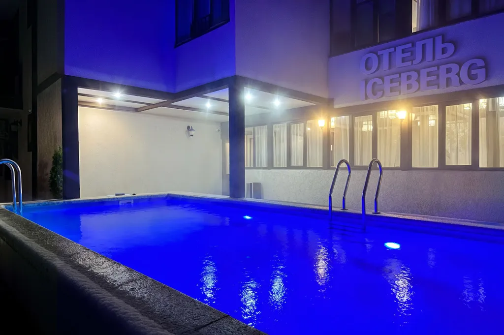 Двухместный номер с видом на горы, доступен бассейн