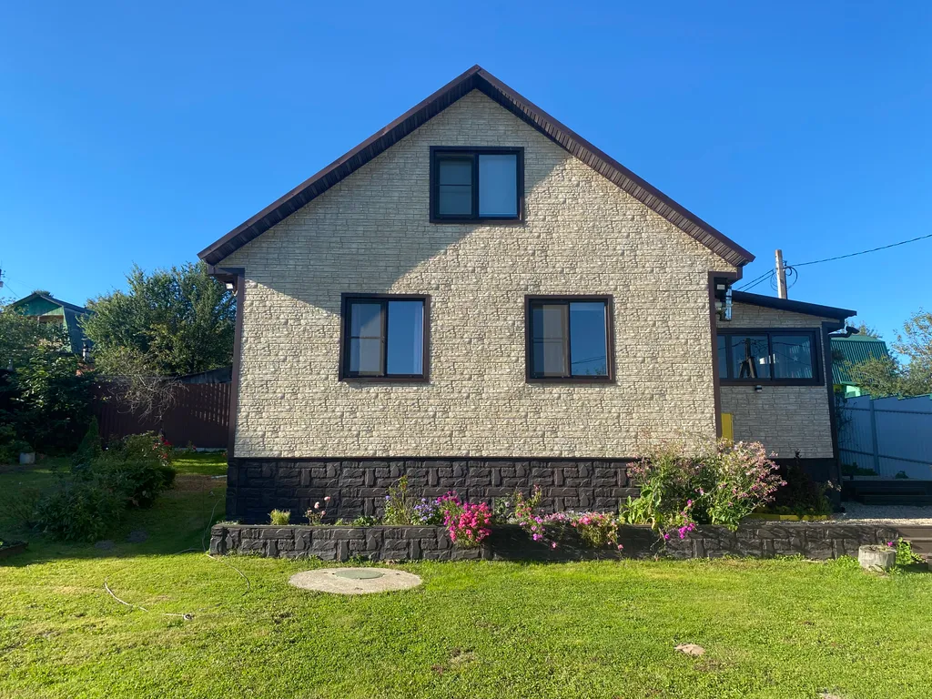 Уютный дом в черте города