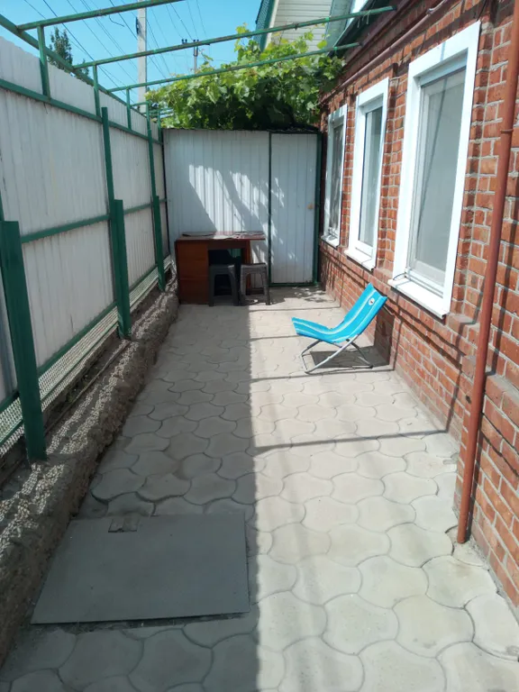 Уютный дом возле моря без хозяев