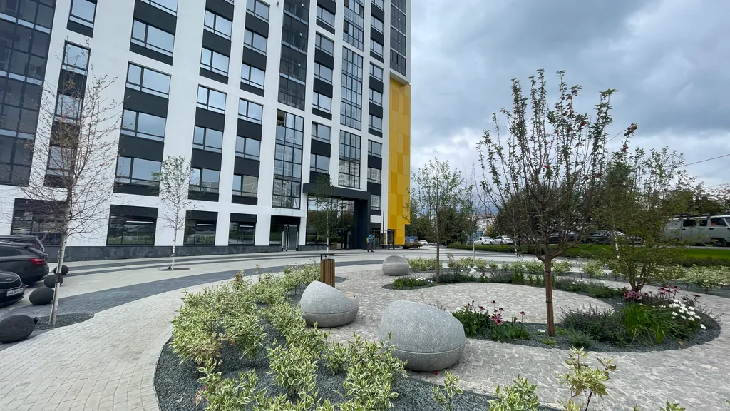 Не в отеле, а в квартире на Репина 77