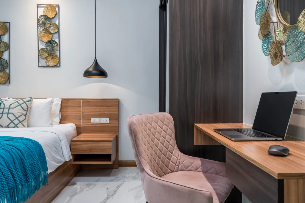 Новая вилла с бассейном, террасой и барбекю зоной, рядом с Боат авеню