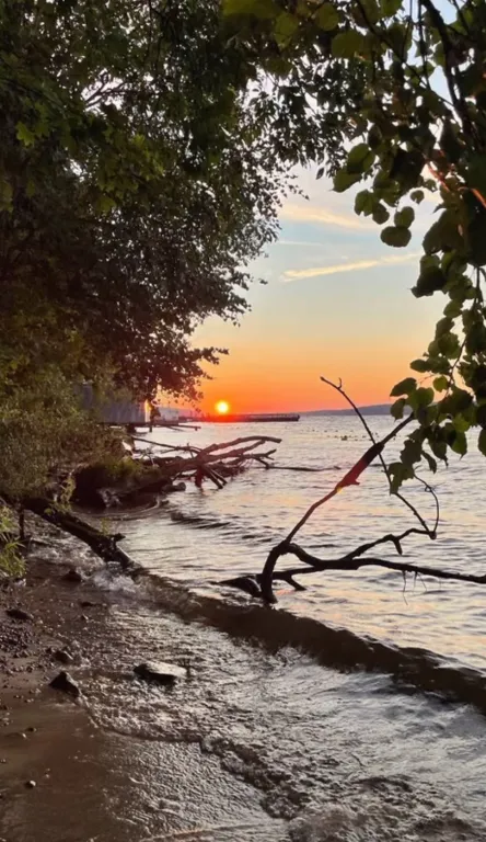 Парящий дом на Волге