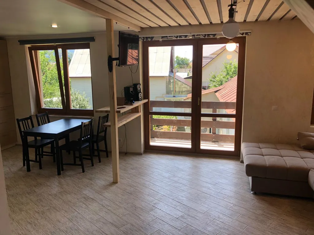 Двухуровневая квартира с панорамным видом в центре