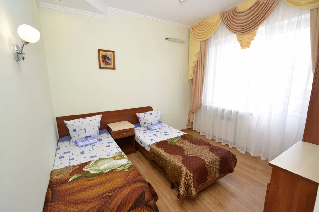 Квартира Квартира 4х мест. двухкомнатный с балконом в гостевом доме Легенда с бассейном — Анапа