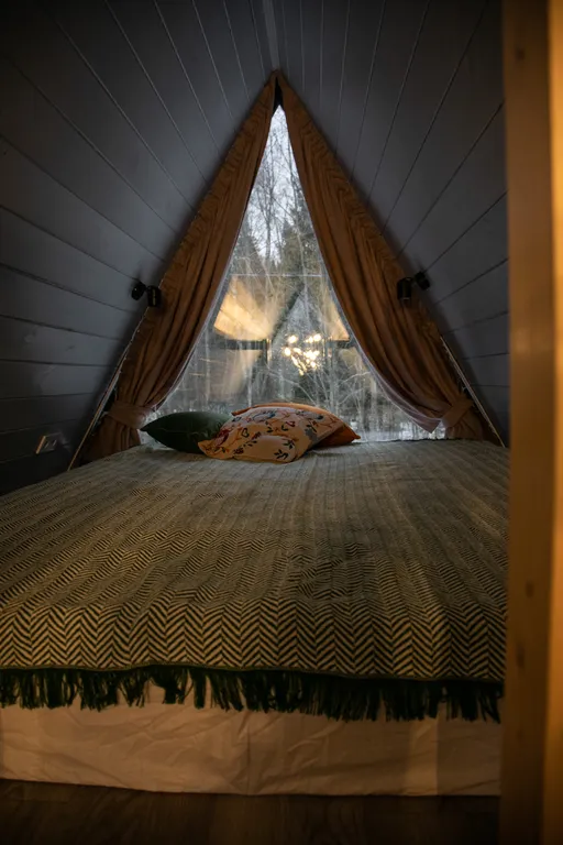 Дом A-Frame в лесном массиве