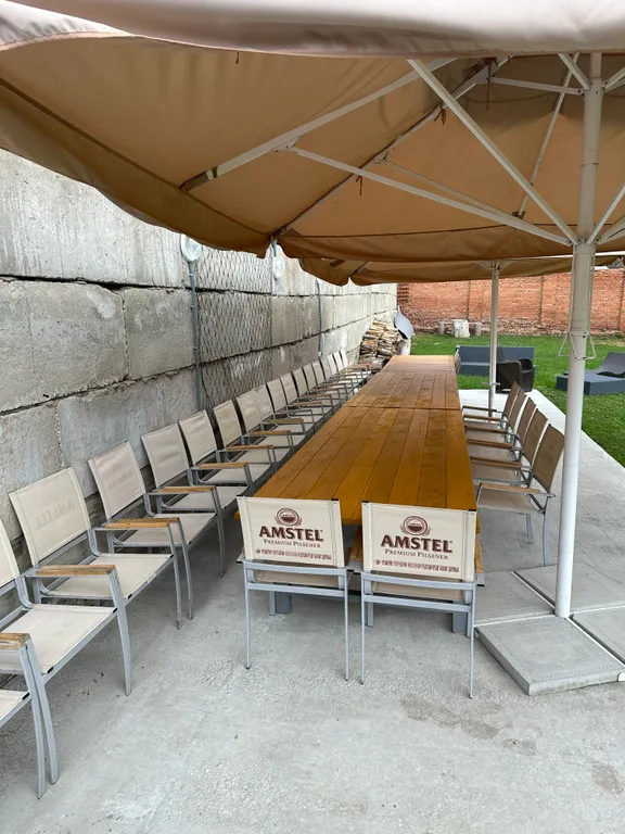 Уютный дом на берегу реки Волга