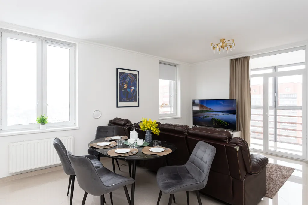 Шикарная Квартира в Центре города, с видом на Верхнее озеро.